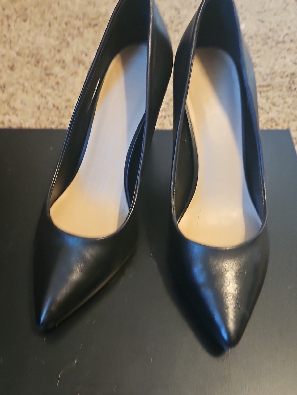 Karl Lagerfeld Black Pointed-Toe Leather Pumps